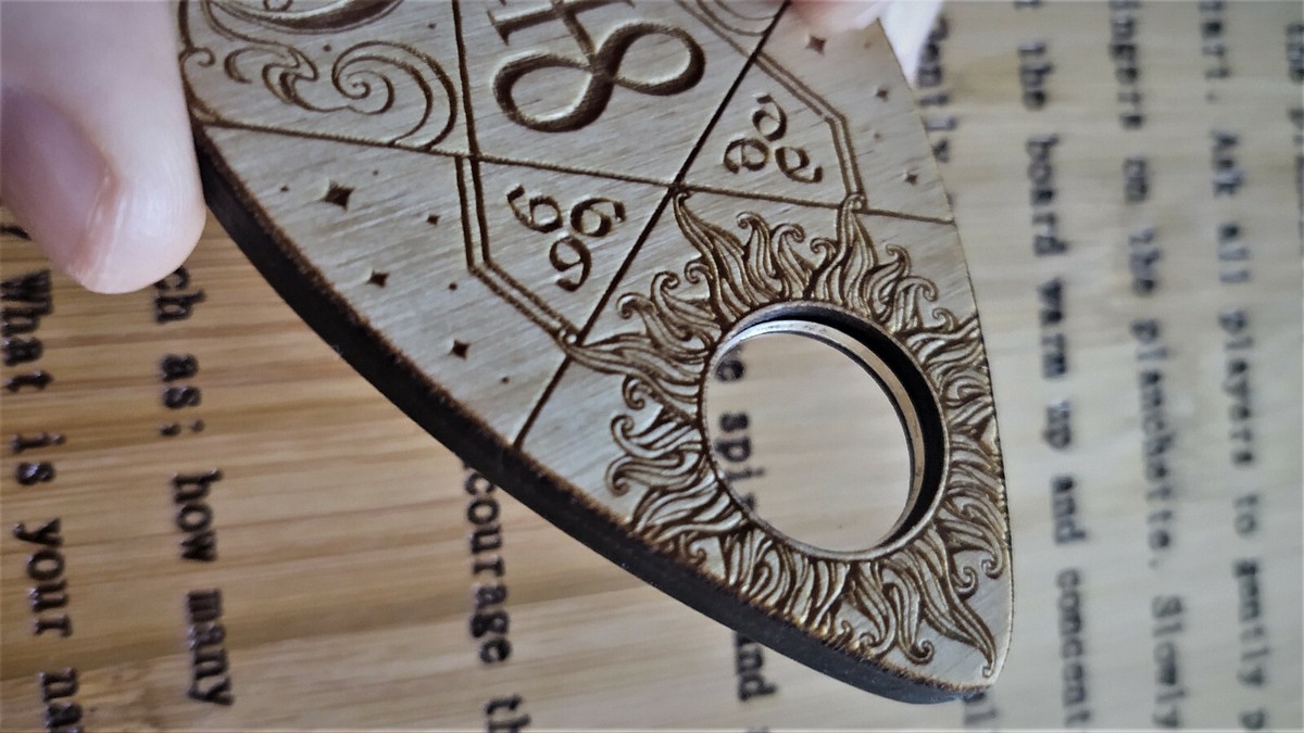Mnature Ouja Board and Planchette Dollhouse Sprt Board Halloween