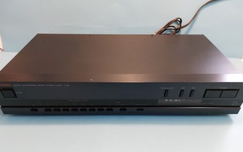 LUXMAN DIGITAL SYNTHESIZED AM / FM STEREO TUNER T-105 - BLACK - TESTED