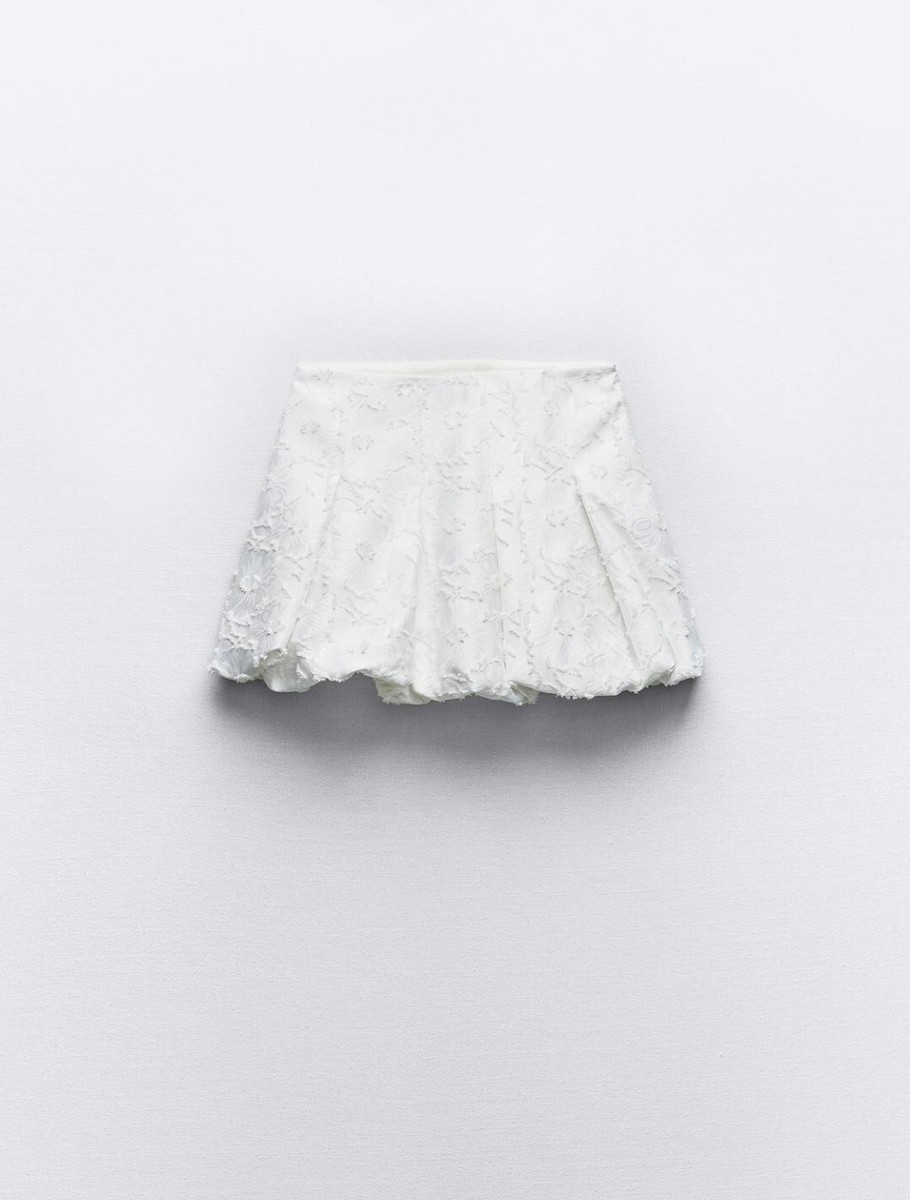 ZARA ZW NWT NEW WOMAN SS24 WHITE BALLOON MINI PUFF SKIRT ZARA ZW NWT NEW WOMAN SS24 WHITE BALLOON MINI PUFF SKIRT