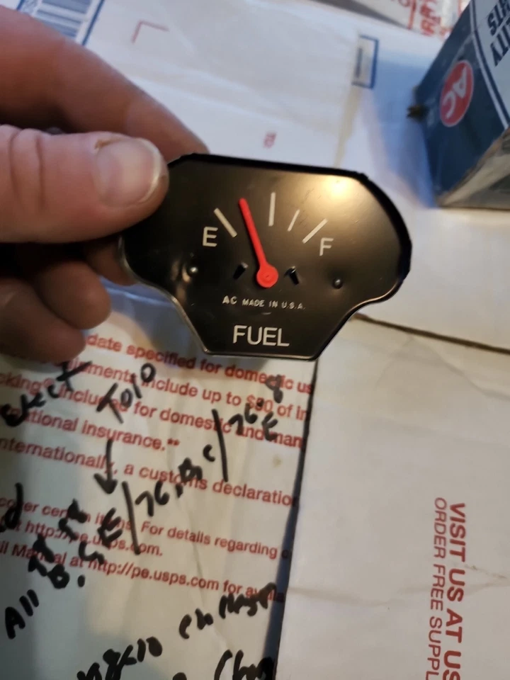 CHEVROLET CHEVY II 63-65 CALIBRE DE COMBUSTIBLE NUEVO DE COLECCIÓN Foto 4 de 4