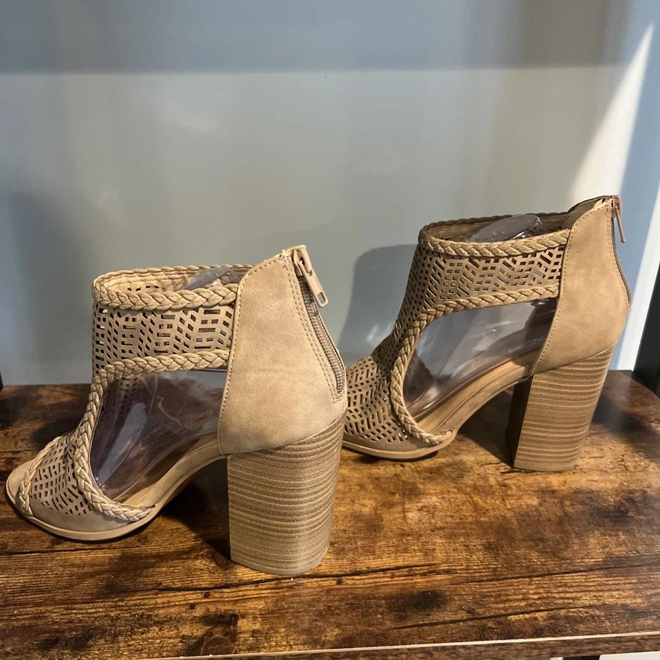 Tan Soda Peep Toe Block Heel Zip Up Heels Women Size 9 Tan Color - Image 4 of 4