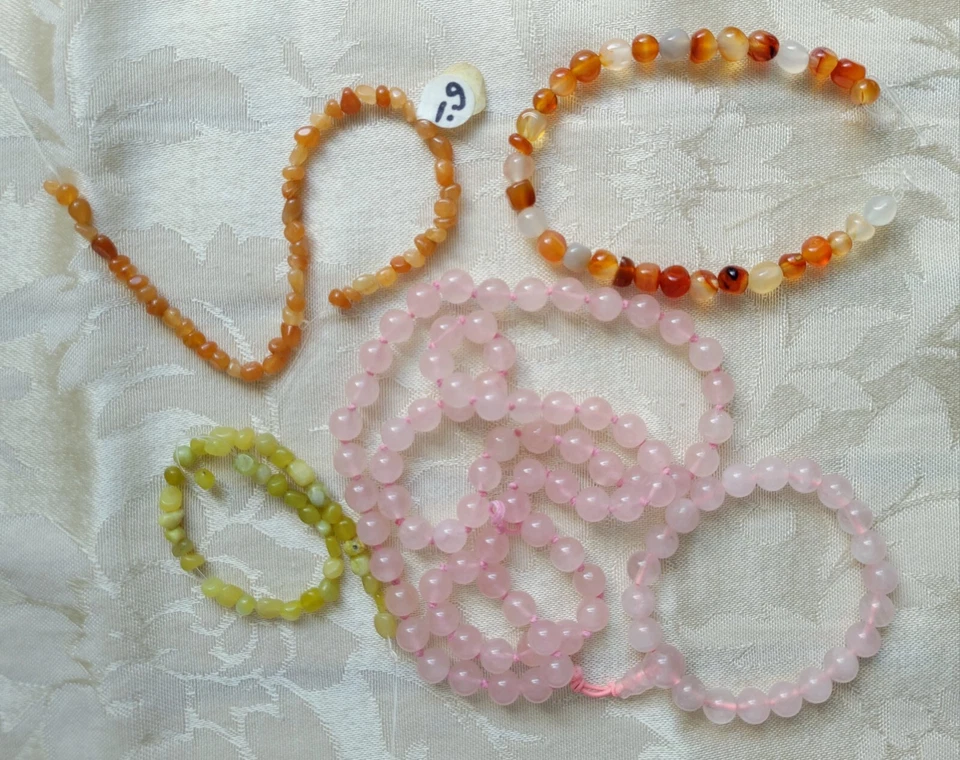 Pulsera de cuentas de piedras preciosas de astrología de luna nueva con dijes Tauro piedra lunar obsidiana Api Foto 3 de 4