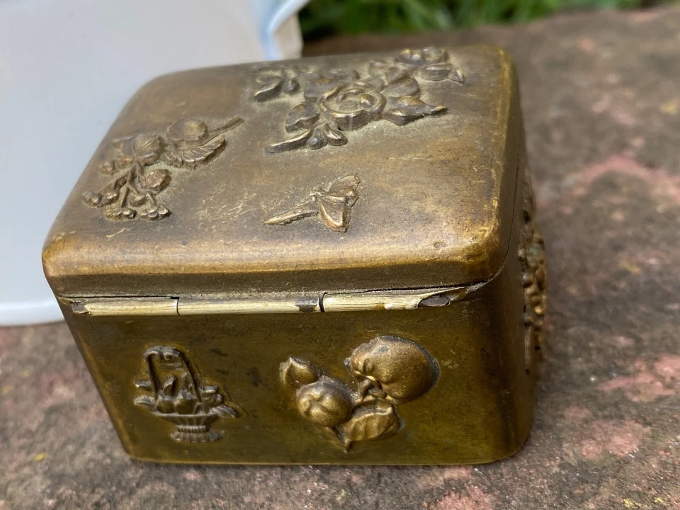 Antique Meiji Japan Mokume Gane Mix Jewelry Caddy Kettle,Bouquet,Birds Miniature - Image 4 of 4