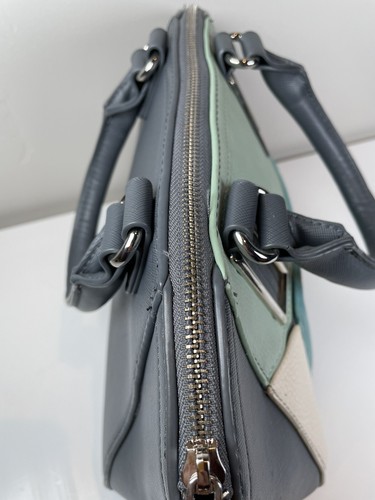 Charming Charlie Large Crossbody Tote Purse Blue White Gray ~ VERY NICE! - Picture 5 of 11