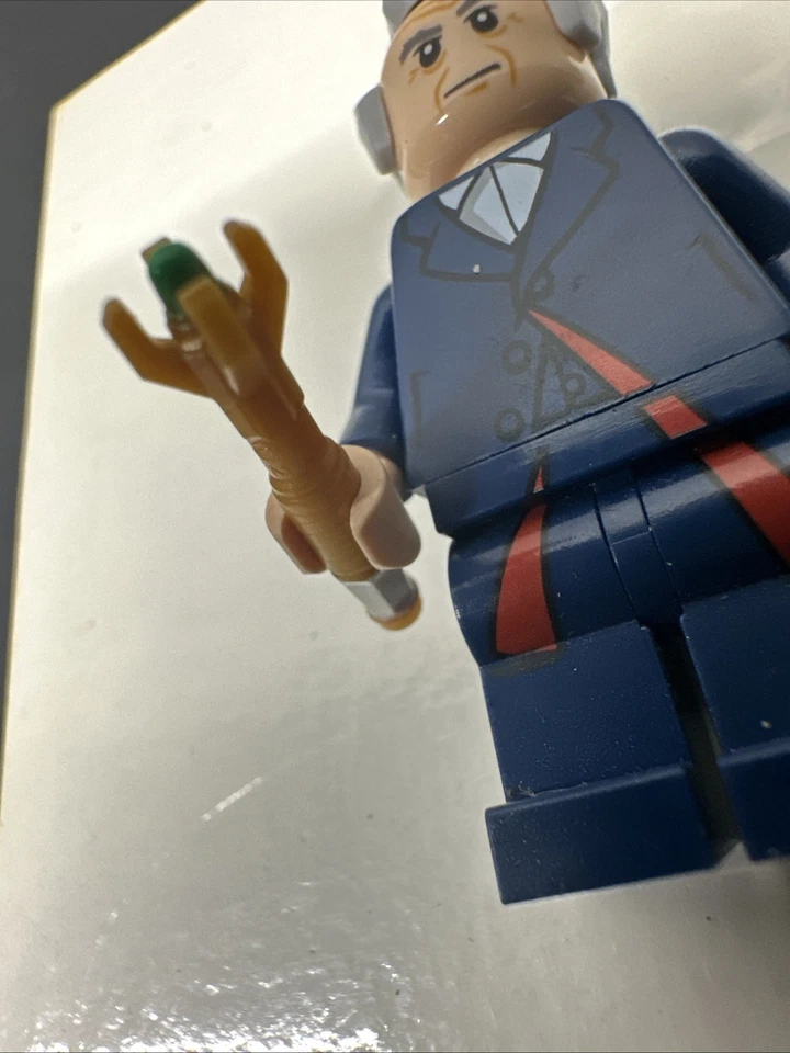 LEGO Doctor Who - Original - Minifigura del Doctor con destornillador sónico - Foto 2 de 3