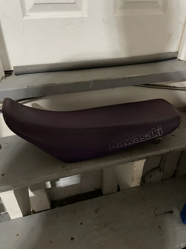 Сиденье 1995-1997 KawasakiKx100. Запчасти Kawasaki Kx100 - Изображение 3 из 4