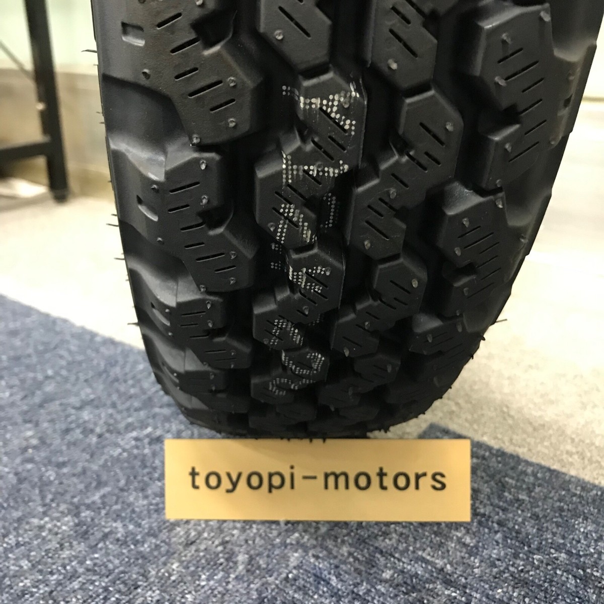 ヨコハマ GEOLANDAR KT 145/80R12 80/78N g003-14580r12set.jpg