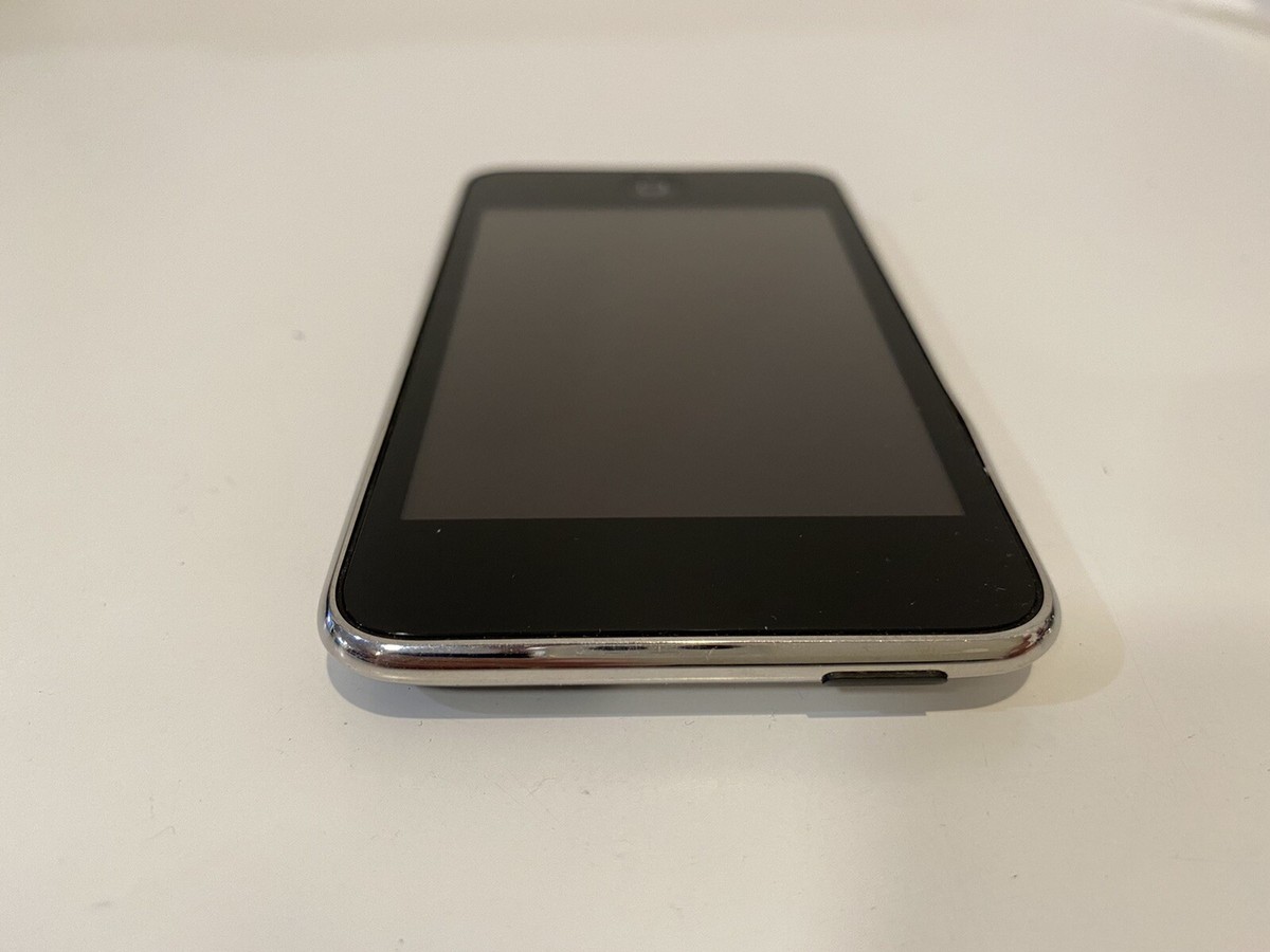 Apple iPod touch 3rd Generation Black (64 GB) Good Condition
