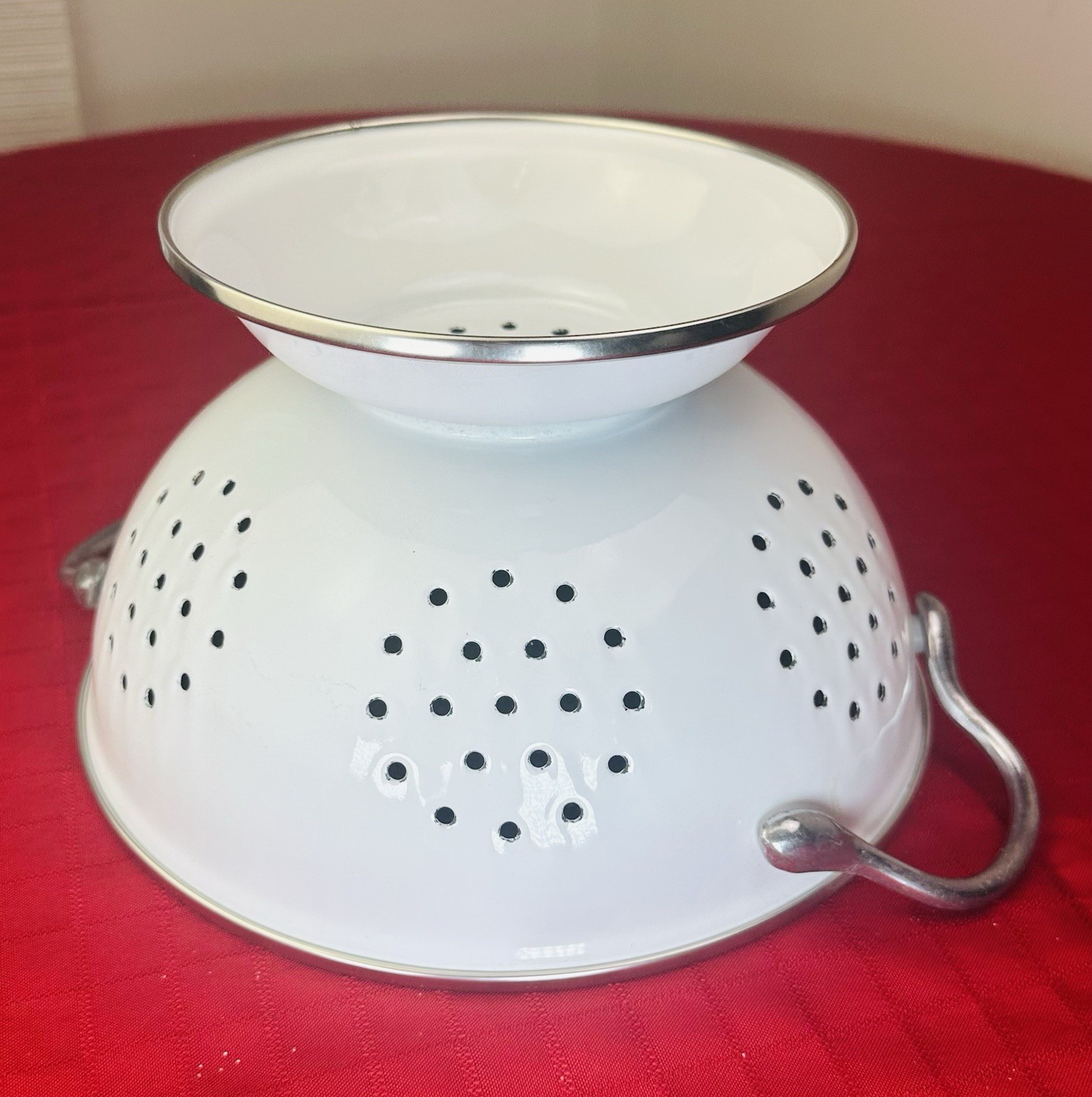 White Enamel Colander Strainer Pedestal Footed Metal Retro Farmhouse 9" - New