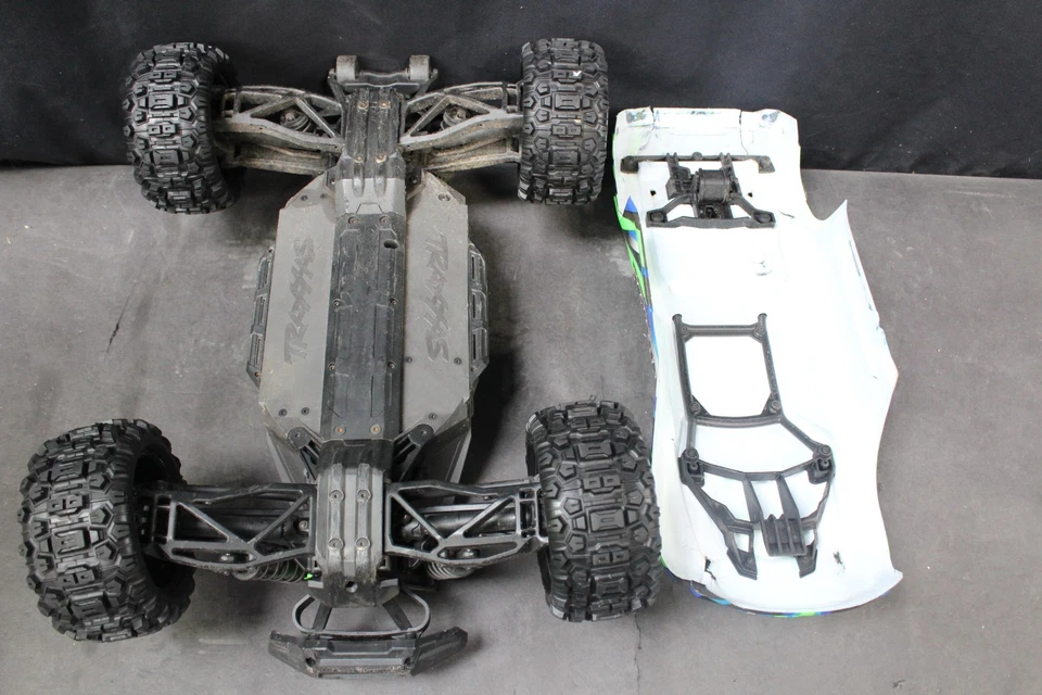 TRAXXAS 89086-4 WIDEMAXX BRUSHLESS 4x4 MONSTER TRUCK 370 - Image 3 of 3