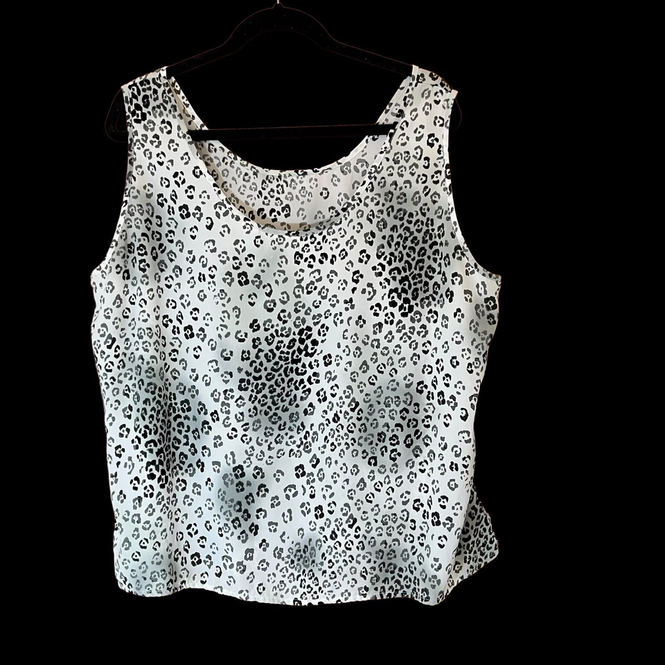 Camiseta Regata Feminina Covington 20/22 Branca Preta Cinza Estampa de Chita Sem Mangas - Imagem 2 de 4