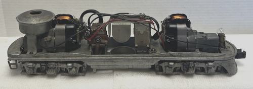 LIONEL POSTWAR "O" 2343 SANTA FE F3 A POWERED CHASSIS, E-UNIT/HORN- WORKS GREAT - Picture 7 of 20