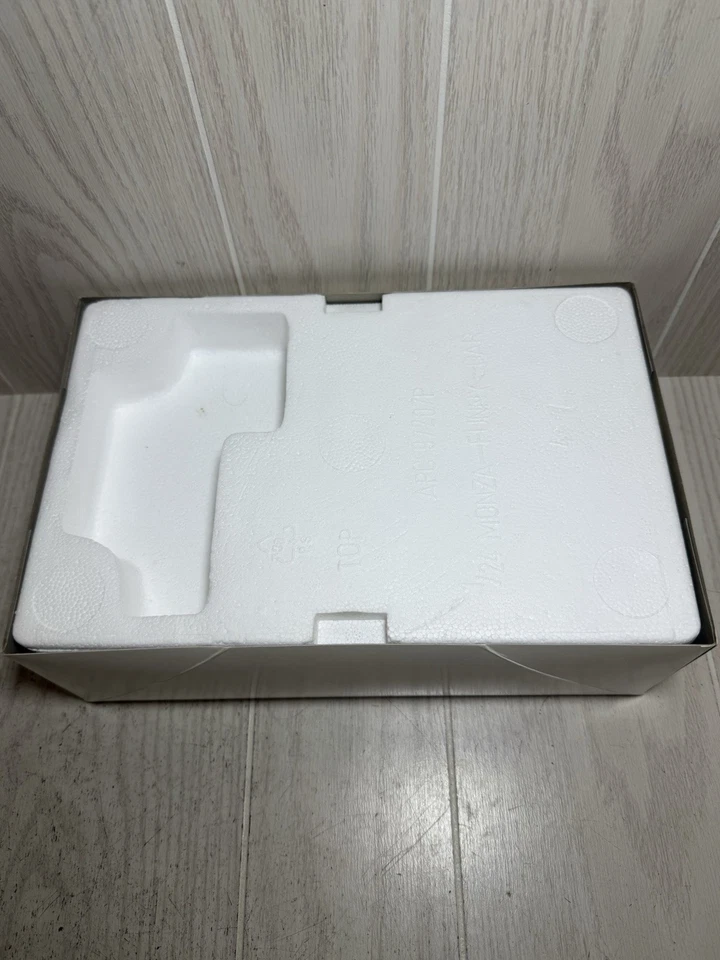 Action Platinum Series John Force Brute Force 1978 Monza Funny Car escala 1:24 Foto 4 de 4