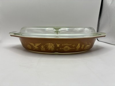 PYREX Vintage Early American Eagle Brown/Gold 1 1/2 qt Divided Dish with lid