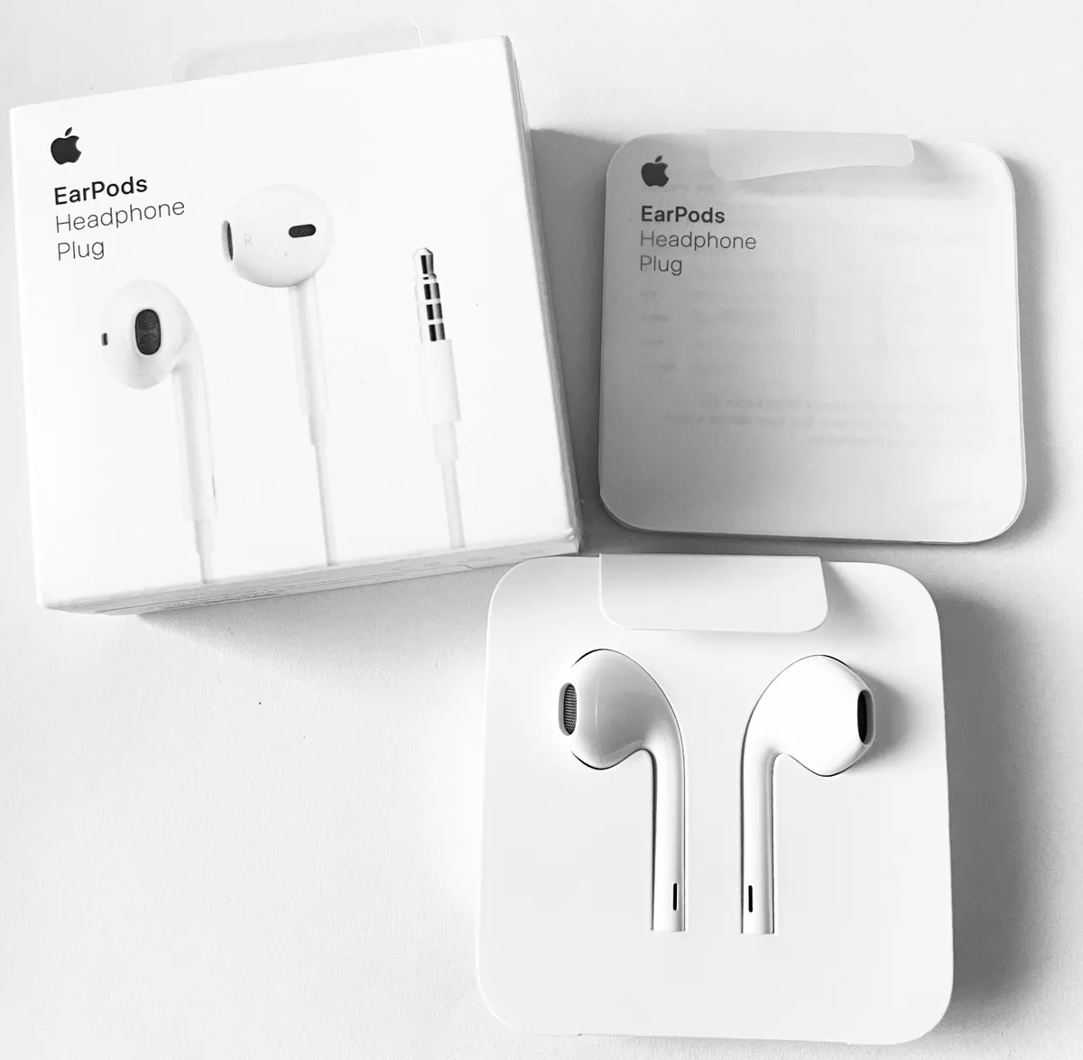 Apple EarPods with Lightning Connector - White - Sealed and New