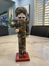 Vintage Essential Home Collection Army Nutcracker By Kmart *see Photos & Desc