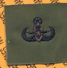 US Army Master EOD Explosive Ordnance Disposal OD Green Black badge cloth patch 