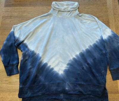 PINK Victoria s Secret Blue Tie Dye LARGE Turtleneck Legging Long Sleeve Top