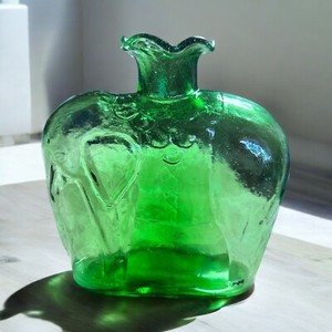 VTG 1970s Green Clevenger Brothers Elephant Figural Bottle Vase ~Glass Works