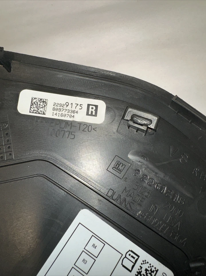 Salpicadero derecho Chevrolet Volt 2011-2015 bisel N OEM Foto 4 de 4