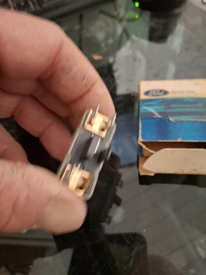 Nuevo de Lote Antiguo 1970 1971 Ford Mustang 1970 COUGAR ENCENDIDO ZUMBADOR RELÉ OEM D0AZ-13150-D Foto 2 de 3