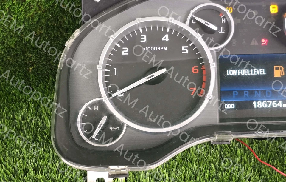 Cuadro de instrumentos medidores de velocidad Toyota Tundra 2016-2017 OEM usado Foto 4 de 4