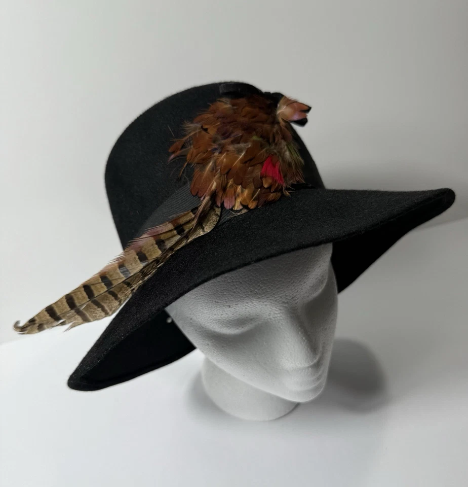 De colección MCM Henry Pollak Glenover Sr. Lewis Lana Fieltro Pluma Sombrero Cloche Talla L Foto 2 de 4