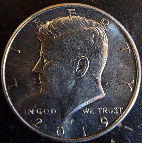 JFK HALF DOLLAR - 2019 P - VERY LOW MINTAGE - NIFC - AU/UNC - FREE SHIPPING
