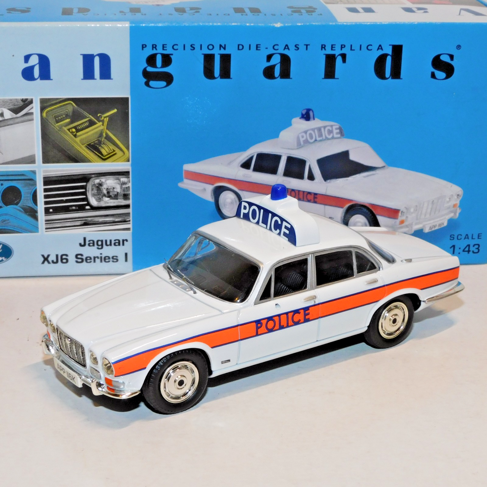 VANGUARDS JAGUAR XJ6 SERIES 1 THAMES VALLEY POLICE CAR 1/43 VA08601