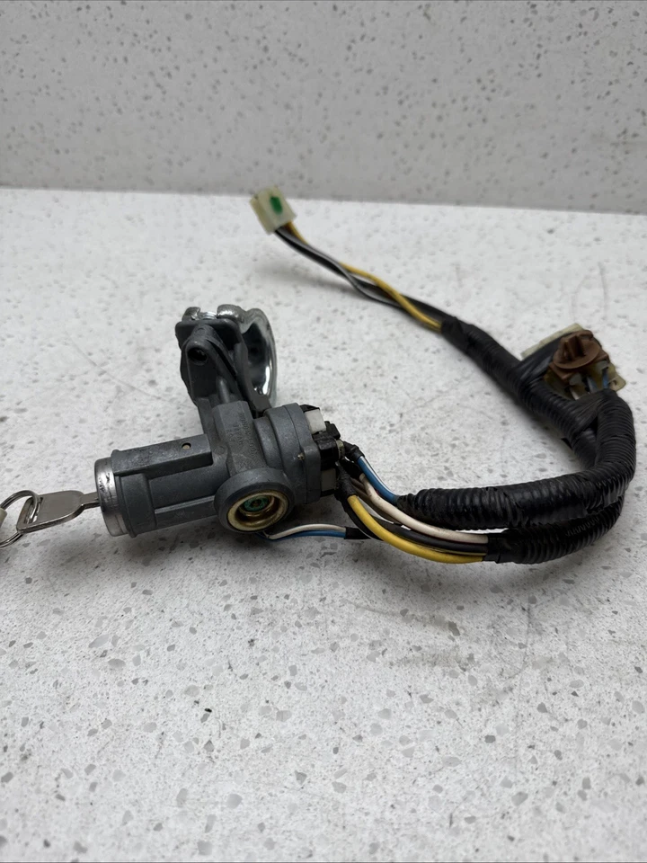 1986-1989 Honda Civic Ignition & Key Assembly OEM K93 starter - Image 3 of 4