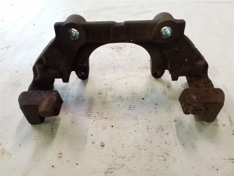 Soporte pinza freno delantero derecho | Se adapta a Volkswagen Passat 1996-2006 / Audi A4 Foto 2 de 4