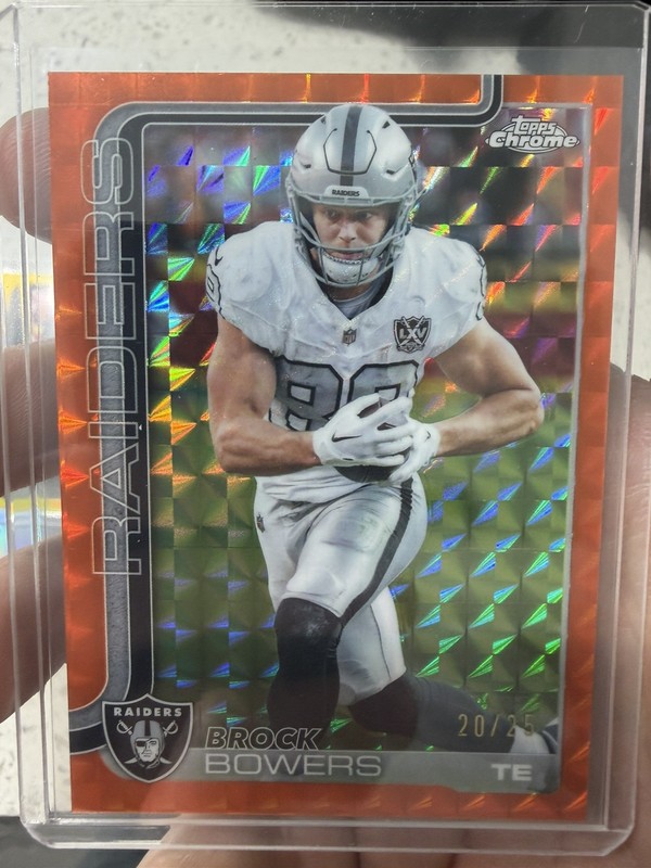 2025 Topps Chrome - Brock Bowers #178 Orange Geometric Refractor /25