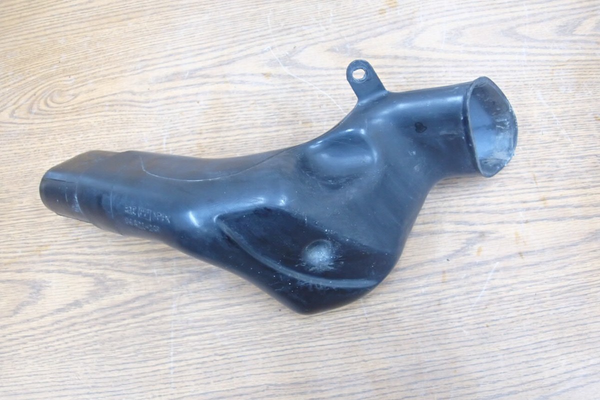 2001 SUZUKI GSX1300R HAYABUSA RIGHT INTAKE DUCT 94421-24F | eBay
