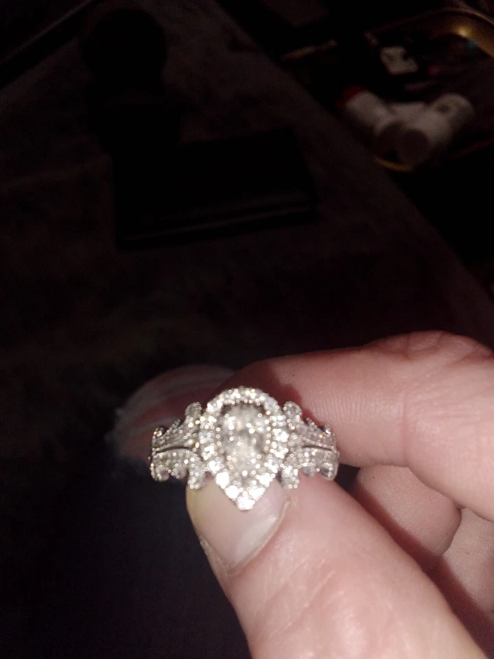 Anillo Vera Wang Love Collection 1,5 quilates pera natural diamante compartido 14K... Foto 4 de 4