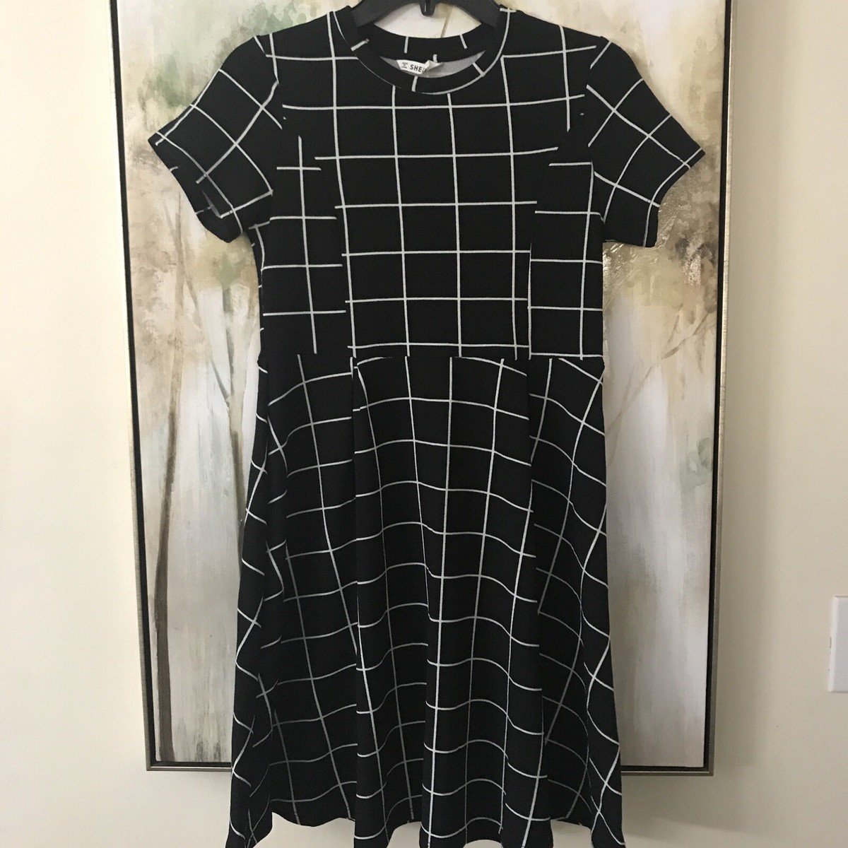 sheer dress overlay Chic and Holland HF110475 - Long Beaded mesh (88% Polyester 12% spandex) Sheath Layered Lotus Hem Elegant daytime dress Size:XL/US 10 Black Velvet and Pink