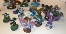 Skylanders:~Lot Of 24 Figures~Soft Carry Case~+Xbox One Game, Cards, +3 Portals