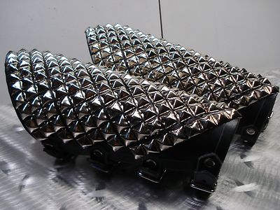LEATHER  STUDDED OLD SCHOOL GAUNTLETS.HEAVY METAL...(MDLG0202)....DIAMOND HEAD'S