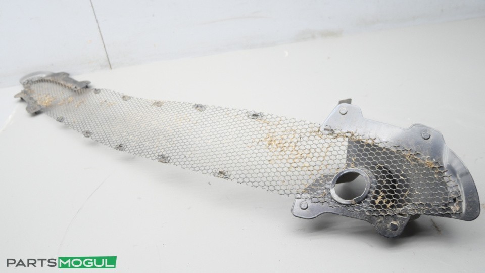 2004-2008 Maserati Quattroporte M139 Front Bumper Center Lower Mesh Grille OEM