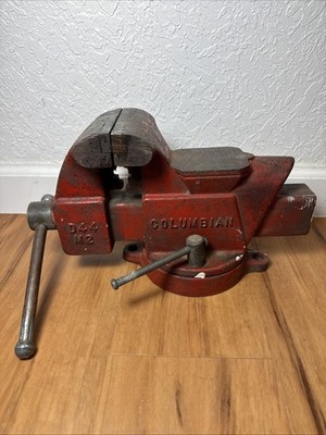 Vintage Columbian Swivel Bench Vise - D44 M2 MADE in Cleveland