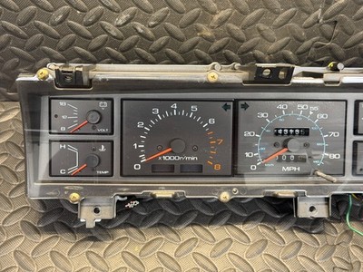 1982 Datsun Nissan Maxima 810 L24E Speedometer Gauge CLUSTER 1981