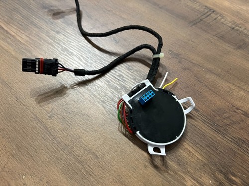 BMW 5 6 7 F10 F11 F06 F12 F13 F01 F02 F03 F04 OEM RH Mirror Motor Drive Adjust - Picture 6 of 10