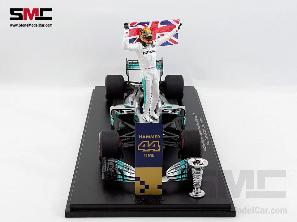 Mercedes F1 W08 Lewis Hamilton Mexico GP 2017 World Champion 1:18 Spark Figure - Image 4 of 4