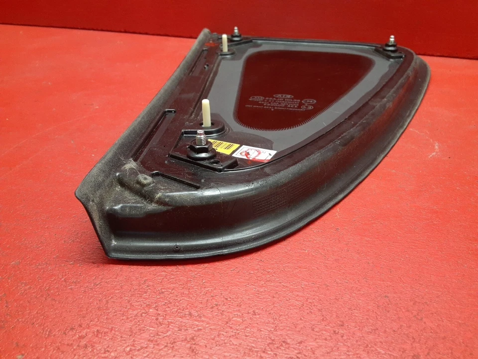 Cuarto de vidrio trasero derecho Kia Soul 2010-2013 OEM 87820-2K020 Foto 3 de 4