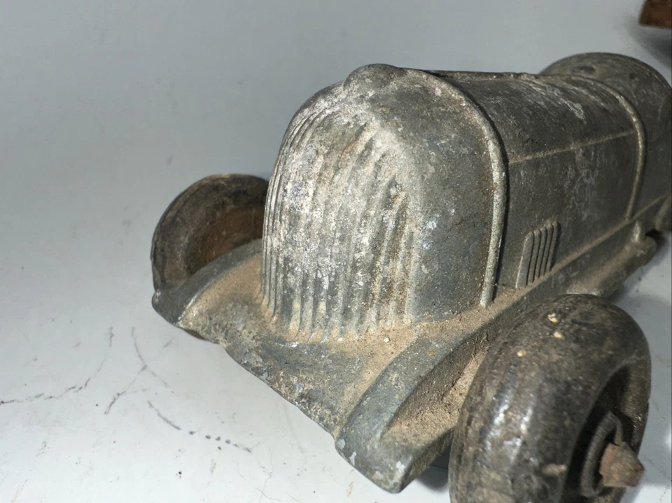 Coche de carreras Hubley Kiddie Toy #5 vintage con conductor 457 1940 a 1950 hecho en Estados Unidos Foto 3 de 4