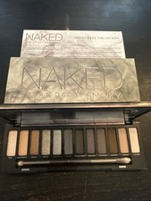 Urban Decay Naked Smoky Eyeshadow Palette wit...