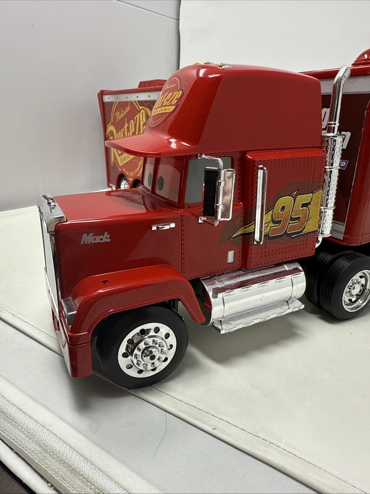 Jada Disney Pixar CARS 1/24 Mack Semi Truck & Trailer Die Cast Loose VHTF - Image 4 of 4