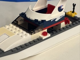 LEGO CITY: Fishing Boat (4642)