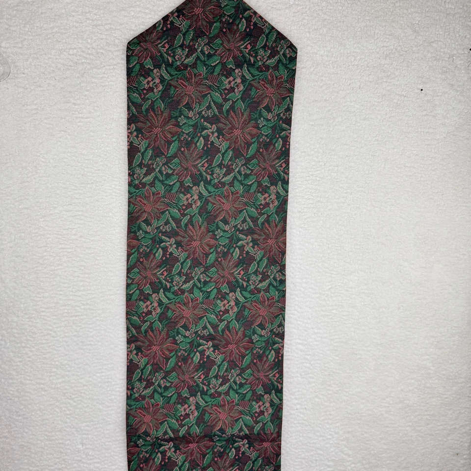 Дорожка для стола Crate & Barrel пуансеттия холли цветочный гобелен праздничный красный зеленый - Изображение 3 из 4