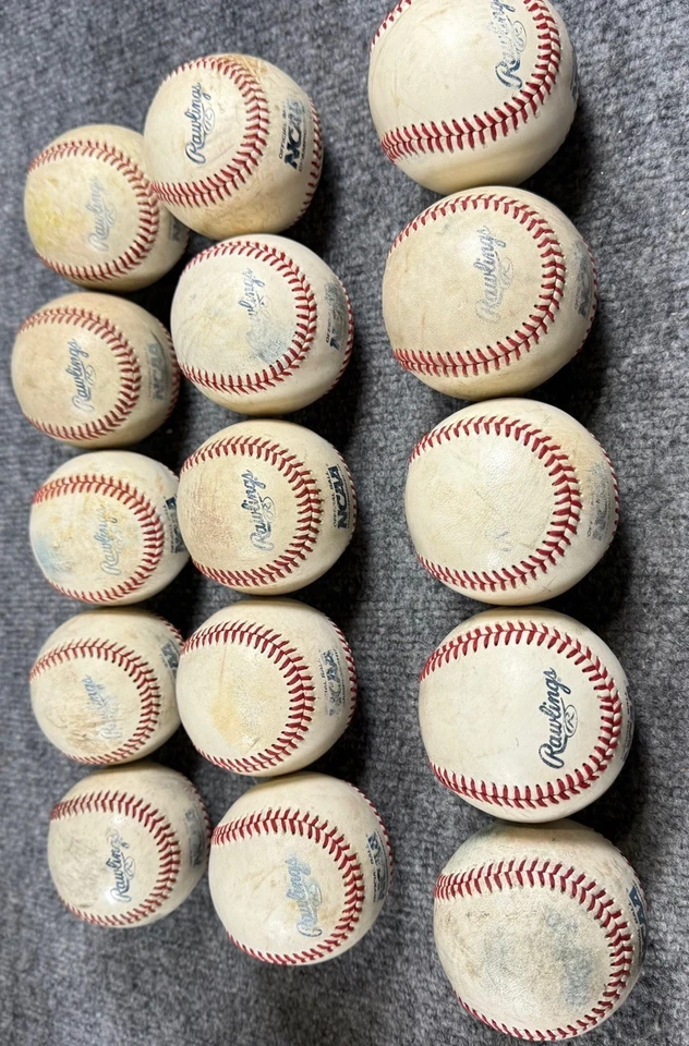 15 pelotas de béisbol oficiales del Campeonato de la NCAA de Rawlings Foto 4 de 4
