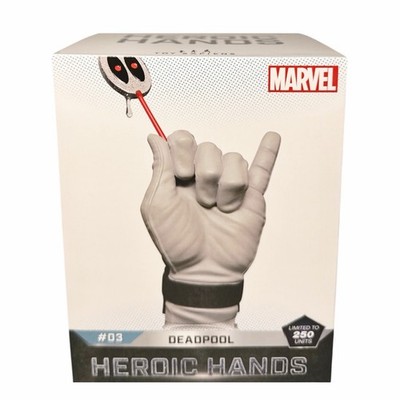 Marvel Deadpool Heroic Hands Statue Diamond Select Limitierte Auflage HotToys